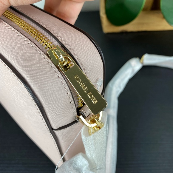 Michael Kors Jet Set LG EW Crossbody - Picture 3 of 7